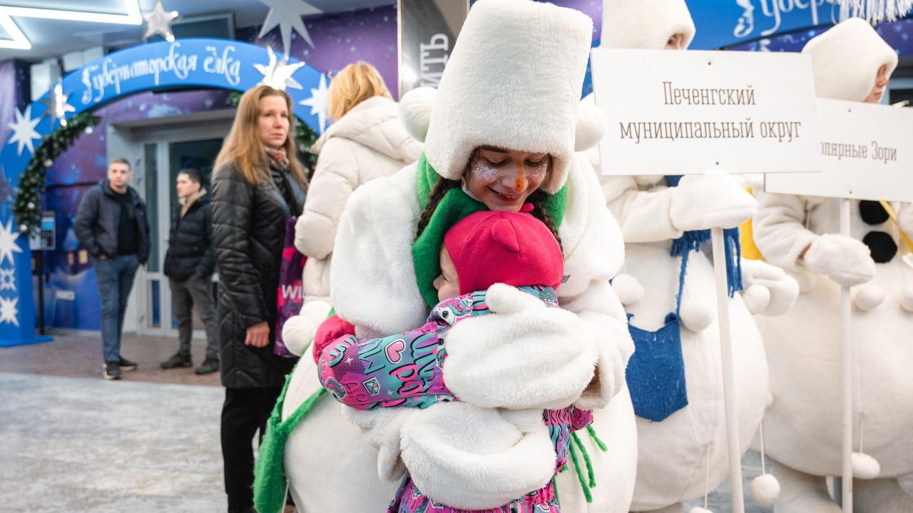 Губернаторские елки в Мурманске посетят более 14,3 тыс. детей участников спецоперации